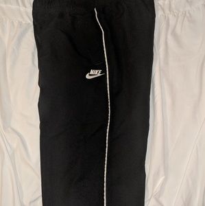 Nike women capris